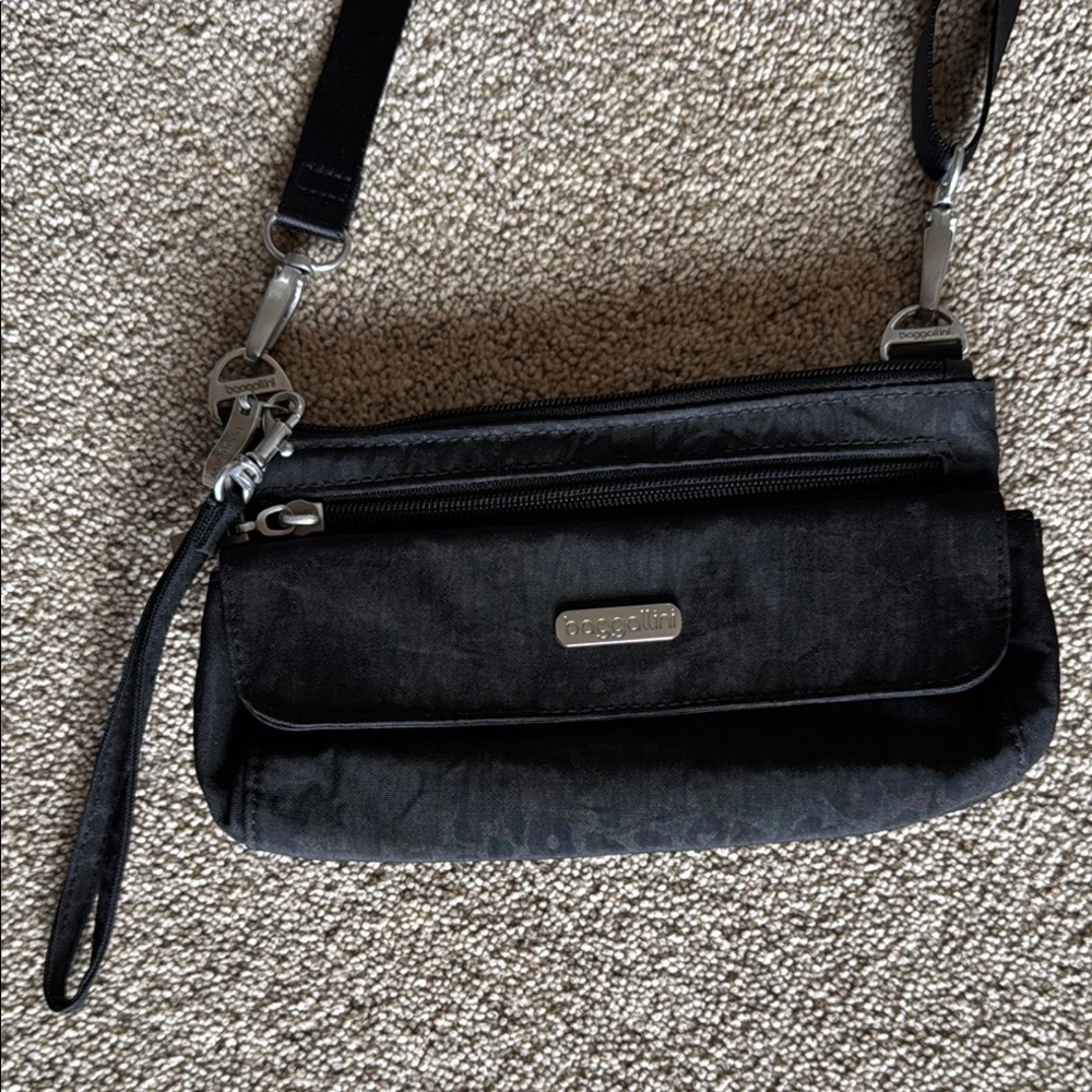 Baggallini small crossbody bag.